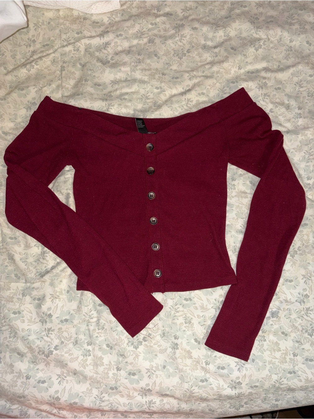 Off-Shoulder Ribbed Button-Front shirt in Burgundy